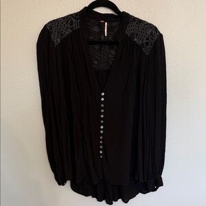 Free People Black Lace-Shoulder V-Neck Button Front Long Sleeve Blouse